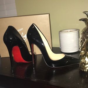 Size 39 Christian Louboutin So Kate Pump